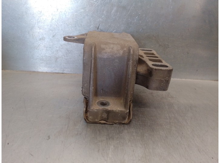 Replacement left engine mount for Seat Toledo (1M2) 1.9 TDI OEM IAM reference 1J0199555 1J0199555 