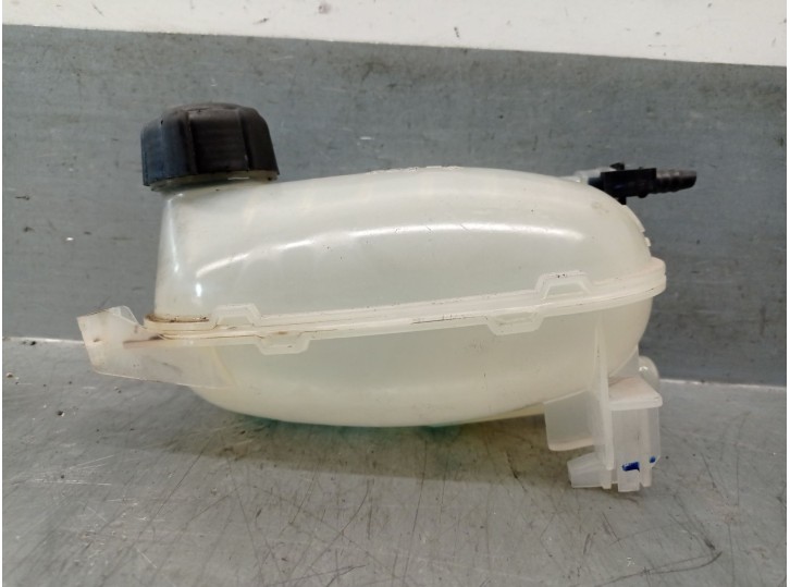 Recambio de deposito expansion para nissan juke (f16_) dig-t 117 referencia OEM IAM 217102572R 217102572R 