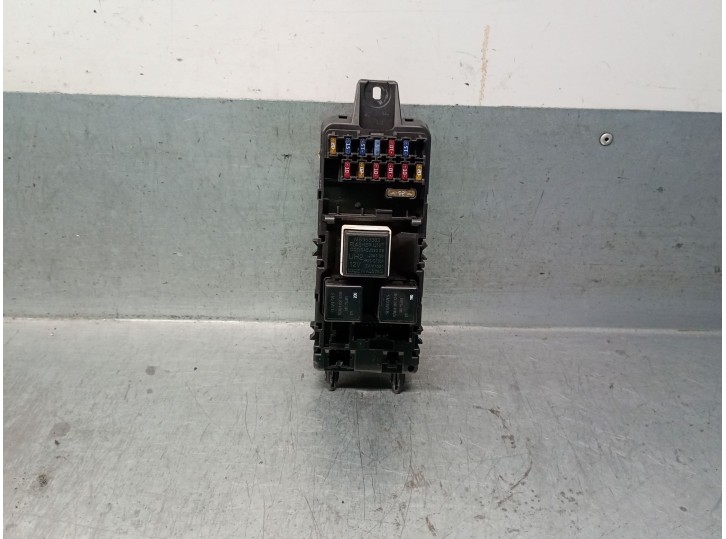 Recambio de caja reles / fusibles para mitsubishi carisma (da_) 1.8 gdi (da2a) referencia OEM IAM MB953355 MB953355 