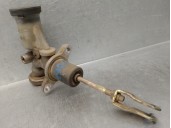 Replacement clutch master cylinder for Nissan Pick-Up (D22) 2.5 turbodiesel OEM IAM reference 306103S105 