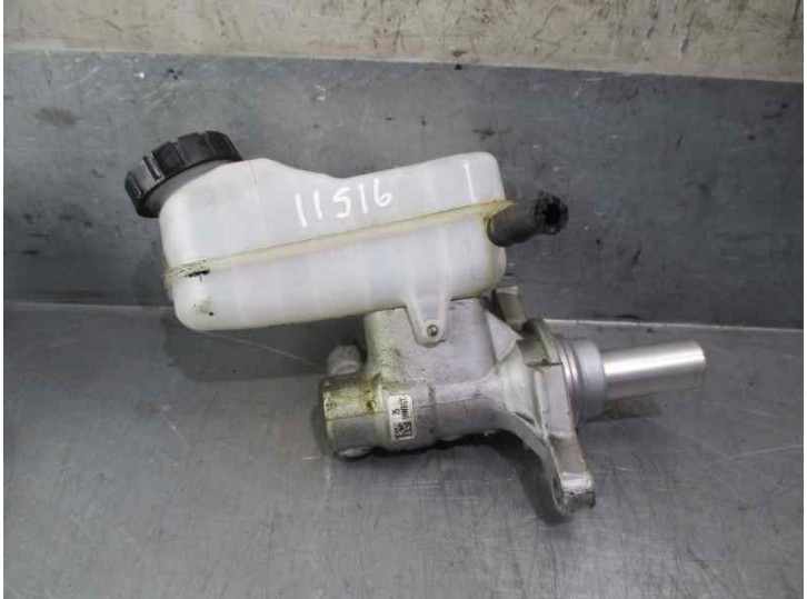 Replacement brake master cylinder for Dacia Duster II 1.6 SCe CAT OEM IAM reference 460918629R 