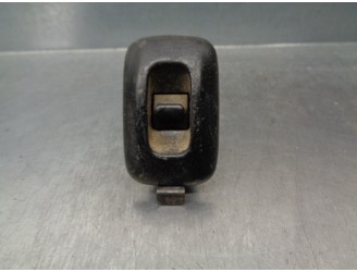 Replacement rear left window switch for Nissan Pick-Up (D22) 2.5 turbodiesel OEM IAM reference 829602S700 