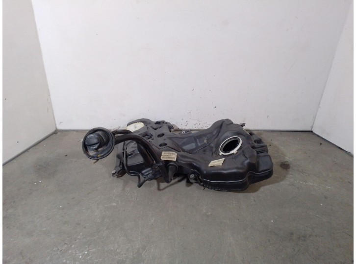 Recambio de deposito combustible para audi a5 (8t3) 3.0 tdi quattro referencia OEM IAM 8T0201021CP 8T0201055P 