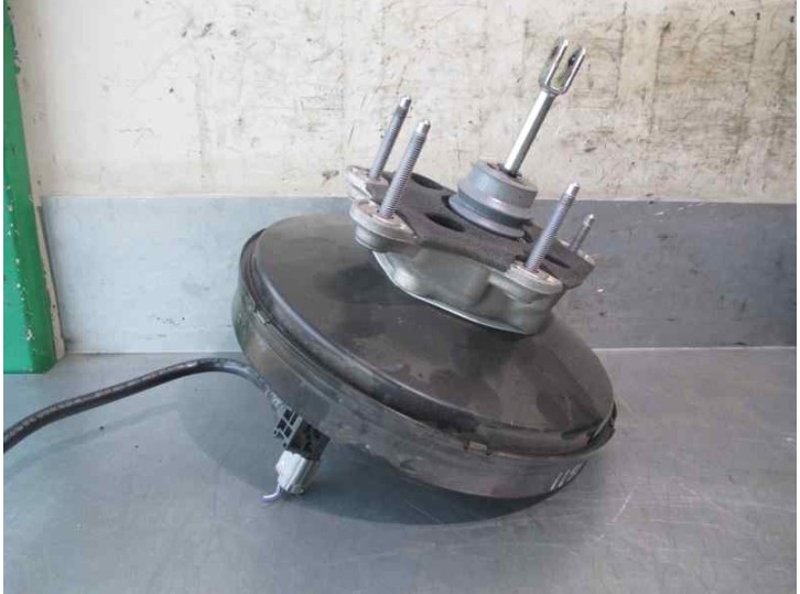 Replacement brake booster for Dacia Duster II 1.6 SCe CAT OEM IAM reference 472104797R 03786279314 ATE