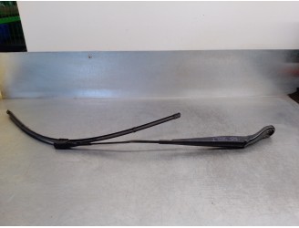 Recambio de brazo limpia delantero izquierdo para mercedes-benz clase v (w447) referencia OEM IAM A4478200000  