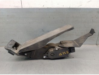 Recambio de potenciometro pedal para infiniti ex 30d referencia OEM IAM 180021BA0B  BOSCH