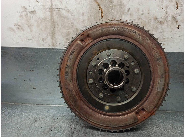 Replacement flywheel for Porsche 718 Boxster (Typ 982) 2.5 Turbo CAT OEM IAM reference 982105264 