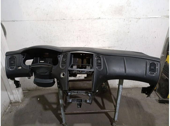 Recambio de salpicadero para infiniti ex 30d referencia OEM IAM 682001BA1B 682001BA1B 