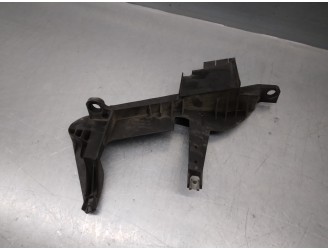 Recambio de soporte faro derecho para bmw x3 (e83) 3.0 turbodiesel cat referencia OEM IAM 1301073025  