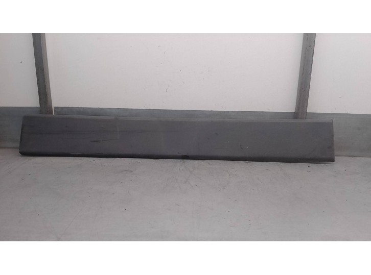 Recambio de molduras traseras para peugeot boxer caja cerr.techo sobreelev.(bat.4035)(335/440)(2007 => 2.2 hdi cat referencia OE