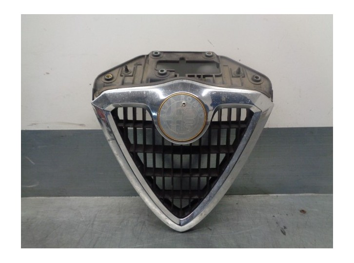 Recambio de rejilla delantera para alfa romeo 156 sportwagon (116) 2.4 jtd distinctive referencia OEM IAM 156017393  