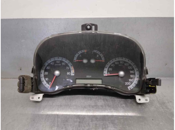 Recambio de cuadro instrumentos para fiat punto berlina (188) 1.2 16v cat referencia OEM IAM 46753580  