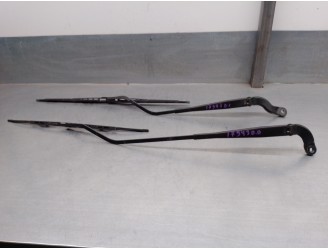 Recambio de brazo limpia delantero derecho para peugeot 207 1.4 referencia OEM IAM 6429AN  