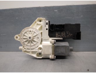 Recambio de motor elevalunas delantero derecho para peugeot 407 st confort pack referencia OEM IAM 1137328127 32 PINES 4 PUERTAS