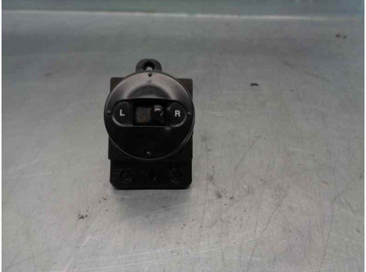 Recambio de mando retrovisor para kia cerato 2.0 turbodiesel cat referencia OEM IAM 935702F200NZ 