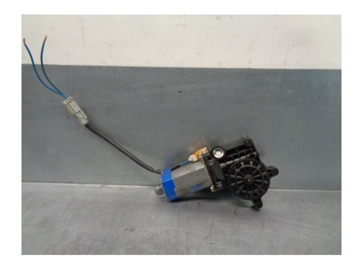 Recambio de motor elevalunas delantero derecho para honda accord berlina (cc/ce) 1.8 cat referencia OEM IAM 0130821627 2 PINES 4