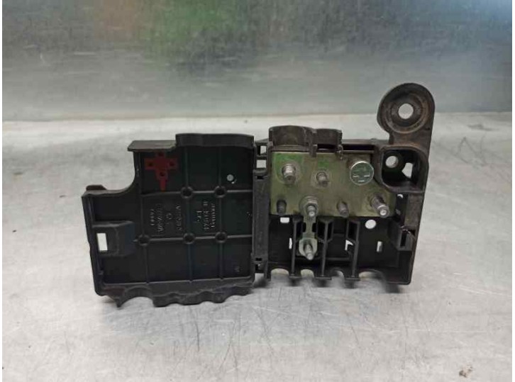 Recambio de caja reles / fusibles para audi a4 ber. (b8) 2.0 16v tfsi referencia OEM IAM 8K0937517A 