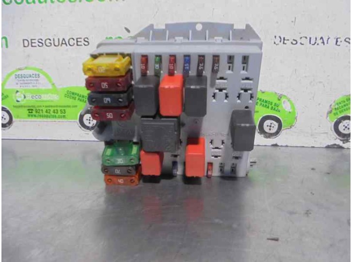Recambio de caja reles / fusibles para fiat punto berlina (188) 1.2 cat referencia OEM IAM 46763648 