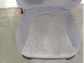 Recambio de asiento delantero izquierdo para ford fiesta berlina 1.3 cat referencia OEM IAM A632A22 TELA Y CUERO GRIS 5 PUERTAS