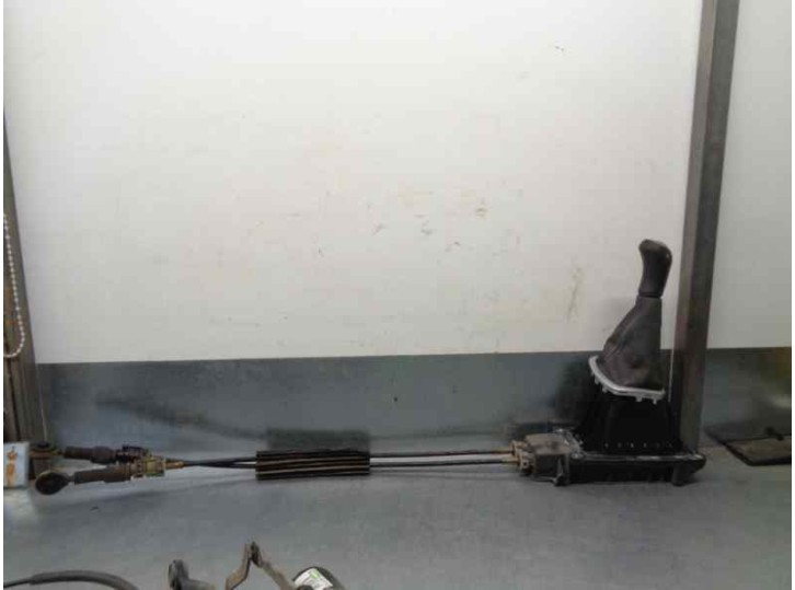 Recambio de palanca cambio para renault clio iii 1.6 16v referencia OEM IAM 8200784983  