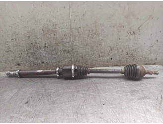 Recambio de transmision delantera derecha para renault clio iii 1.6 16v referencia OEM IAM 8200618111  