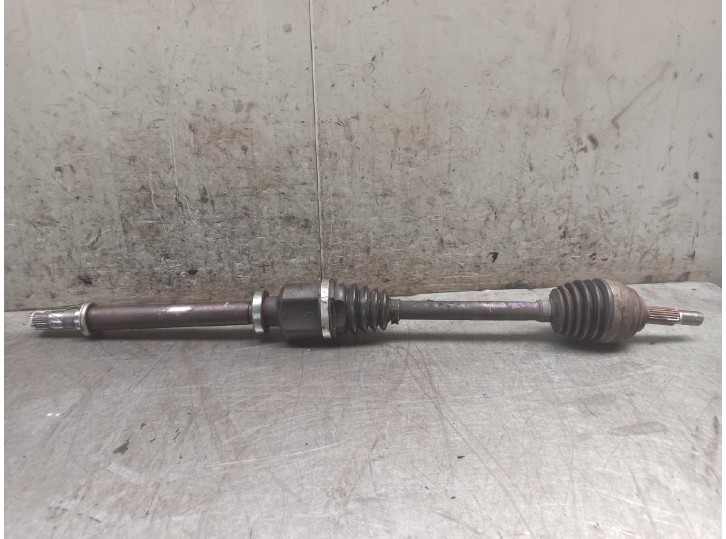 Recambio de transmision delantera derecha para renault clio iii 1.6 16v referencia OEM IAM 8200618111  