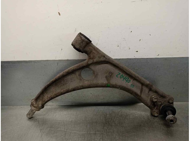 Replacement front right lower suspension arm for Volkswagen Passat Variant (3C5) 2.0 TDI OEM IAM reference 3C040715