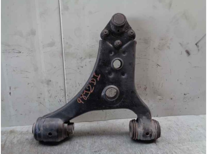 Recambio de brazo suspension inferior delantero izquierdo para mercedes-benz clase a (w169) 2.0 cdi cat referencia OEM IAM A1693