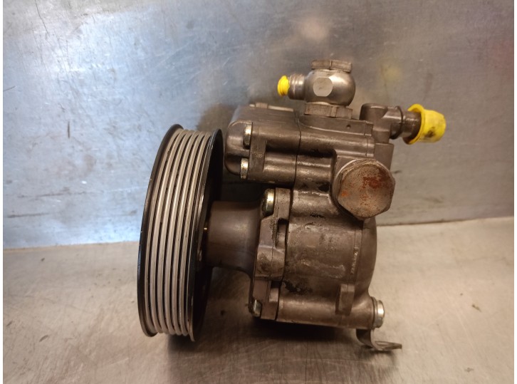 Replacement power steering pump for BMW 5 Series Touring (E61) 2.0 turbodiesel cat OEM IAM reference 678084802 