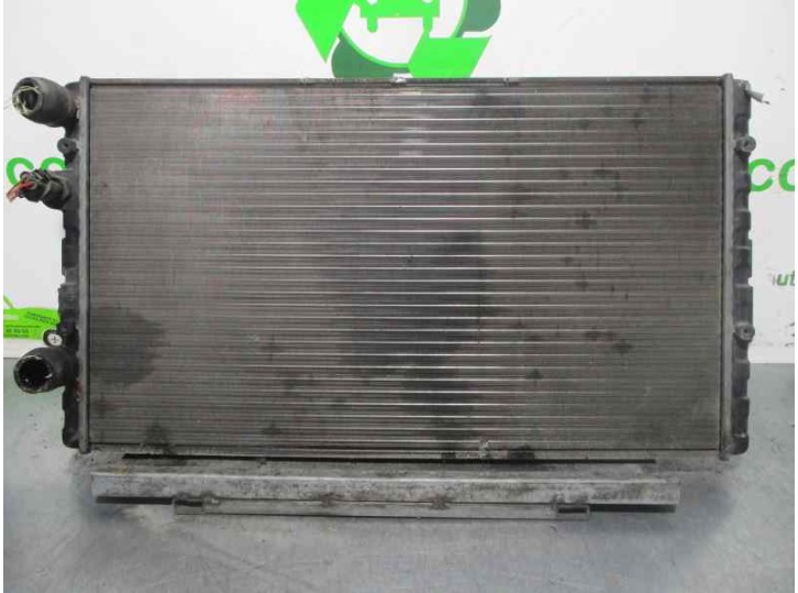 Replacement water radiator for Volkswagen Polo Saloon (6N1) 1.6 OEM IAM reference 