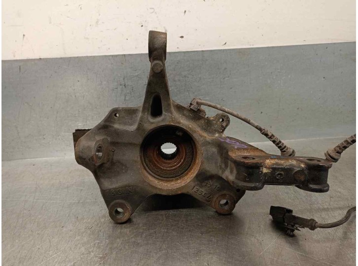 Recambio de mangueta delantera izquierda para renault megane iii berlina 5 p 1.2 16v referencia OEM IAM 400154705R  