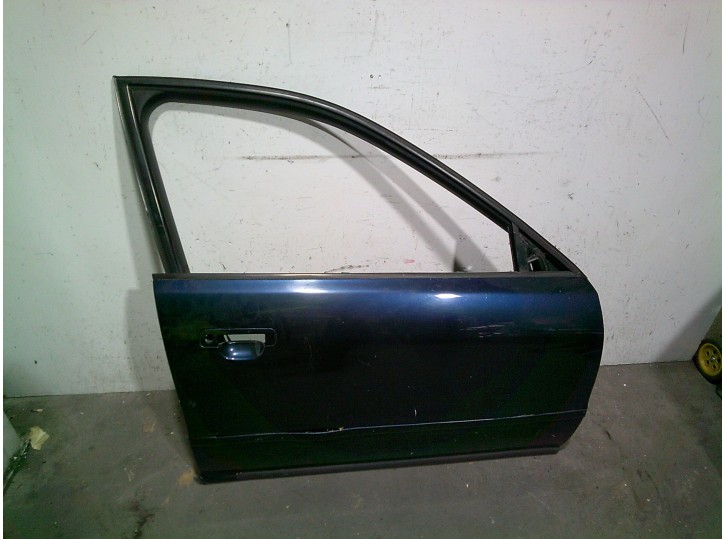 Recambio de puerta delantera derecha para audi a4 berlina (b5) 1.9 tdi referencia OEM IAM 8D0831052A AZUL 4 PUERTAS