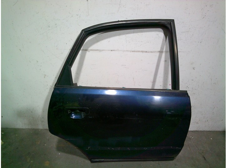 Recambio de puerta trasera derecha para audi a4 berlina (b5) 1.9 tdi referencia OEM IAM 8D0833052 AZUL 4 PUERTAS