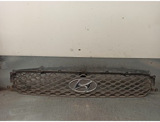 Replacement front grille for Hyundai Santa Fe (SM) 2.4 CAT OEM IAM reference 8635226900 