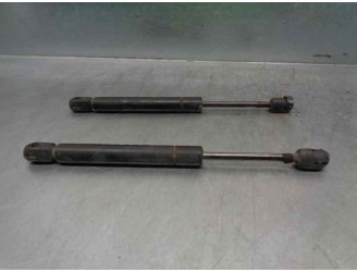 Replacement boot / tailgate shock absorbers for Nissan Primera saloon (P12) 2.2 16V turbodiesel CAT OEM IAM reference 84430A