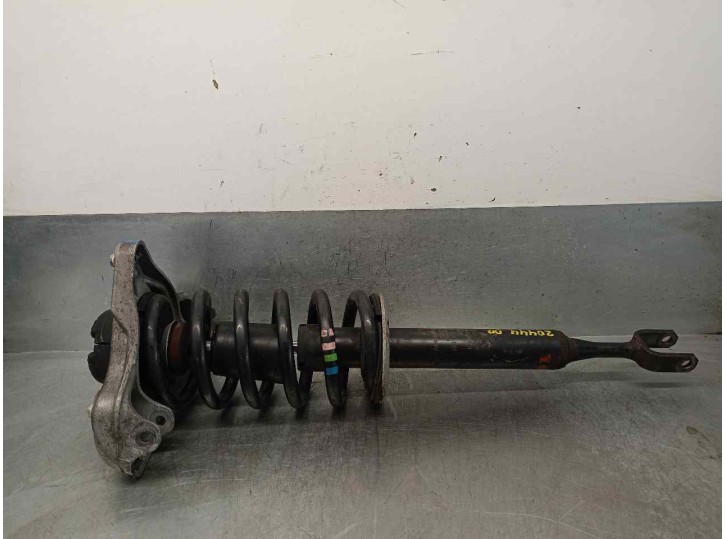 Replacement front right shock absorber for Audi A4 Sedan (8E) 2.5 V6 24V TDI OEM IAM reference 8E0413031BF 814903557641 