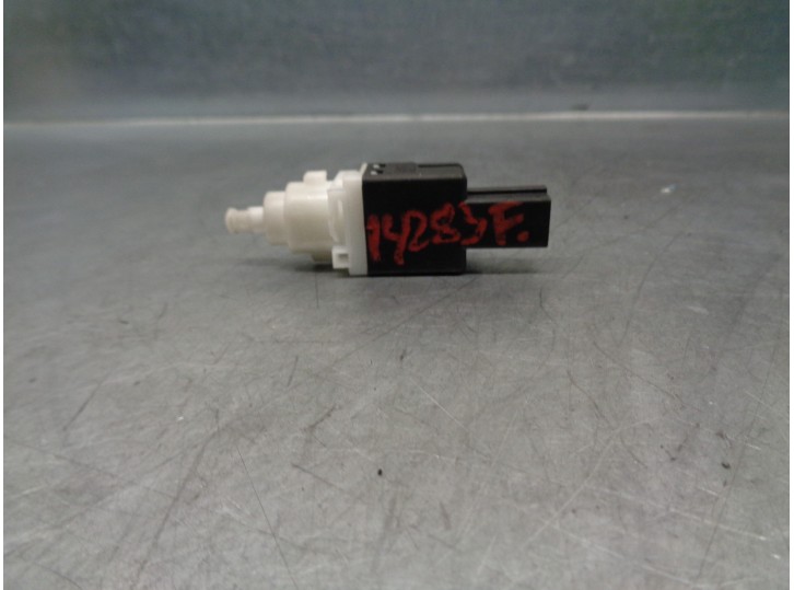 Recambio de interruptor para fiat 500 (312_) 0.9 (312axg1a, 312.axg11) referencia OEM IAM 46840510  