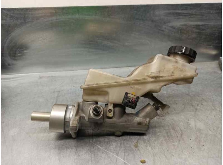 Recambio de bomba freno para toyota avensis wagon (t25) 2.4 16v cat referencia OEM IAM 25113479 0204251172 BOSCH