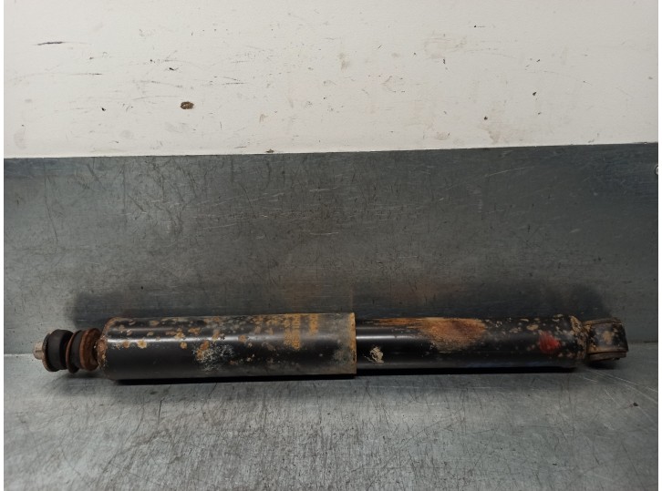 Recambio de amortiguador trasero derecho para ssangyong musso 2.9 d referencia OEM IAM 4531005100  MANDO