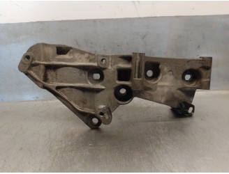 Recambio de soporte alternador para renault megane grand tour 1.5 referencia OEM IAM 8200425034  