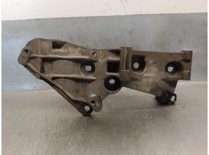 Recambio de soporte alternador para renault megane grand tour 1.5 referencia OEM IAM 8200425034 