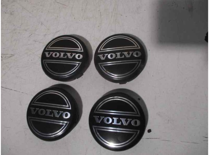 Replacement hubcap for Volvo S70 saloon 2.0 CAT OEM IAM reference 3546923 