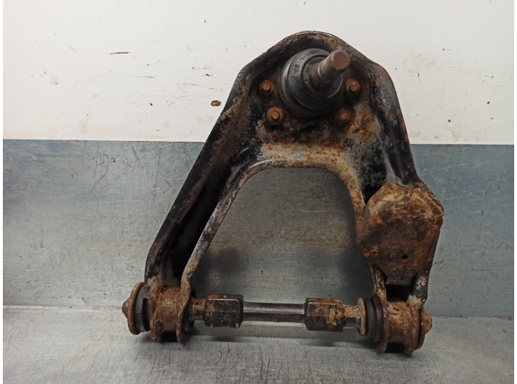 Recambio de brazo suspension superior delantero derecho para ssangyong musso 2.9 d referencia OEM IAM 4440205000  
