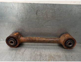 Recambio de brazo suspension superior trasero izquierdo para ssangyong musso 2.9 d referencia OEM IAM 4540105000 