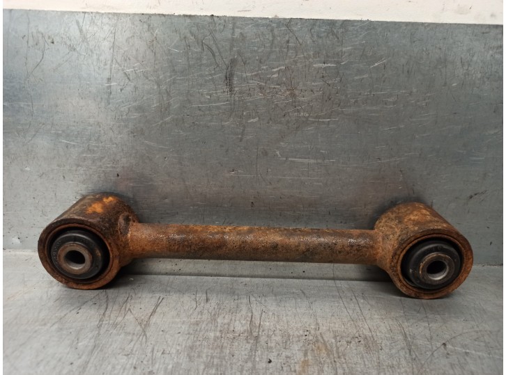 Recambio de brazo suspension superior trasero izquierdo para ssangyong musso 2.9 d referencia OEM IAM 4540105000  