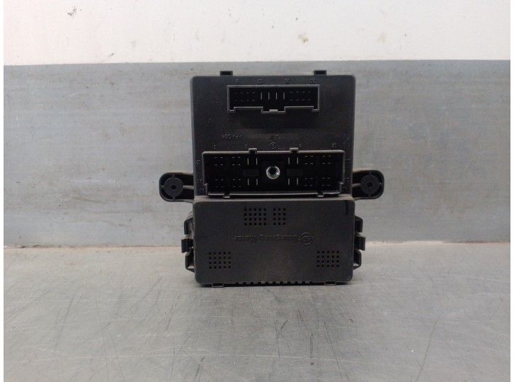 Recambio de modulo electronico para ssangyong rodius 2.7 turbodiesel cat referencia OEM IAM 8232021031 8232021031 