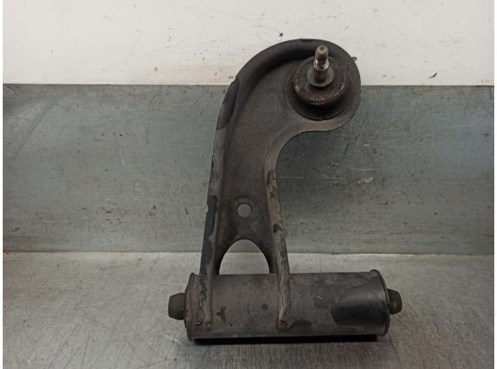 Recambio de brazo suspension superior delantero derecho para mercedes-benz clase c (w202) berlina 1.8 16v cat referencia OEM IAM