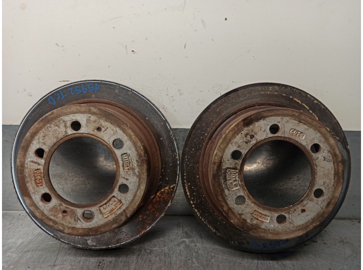 Recambio de disco freno trasero para ssangyong musso 2.9 d referencia OEM IAM 4141005100 