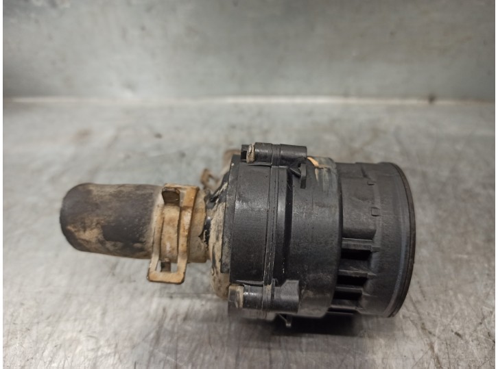 Recambio de bomba agua para renault scenic ii 1.9 dci diesel fap referencia OEM IAM 0392023015 0392023015 BOSCH