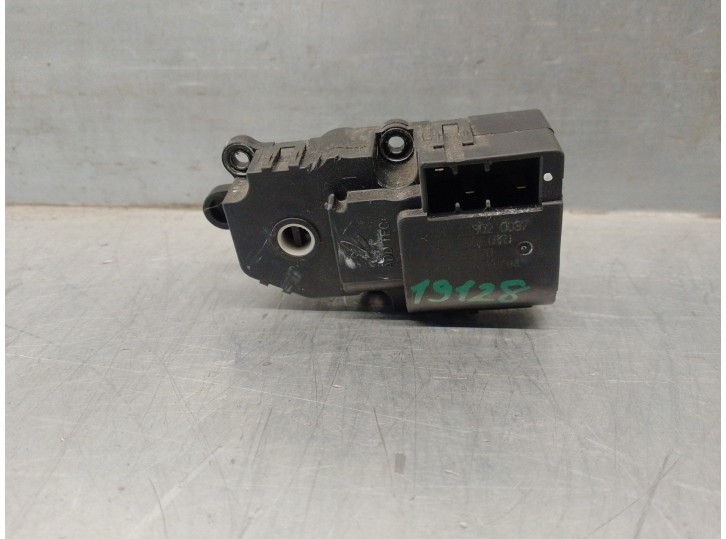 Recambio de motor calefaccion para ssangyong rodius 2.7 turbodiesel cat referencia OEM IAM 45260870 45260870 